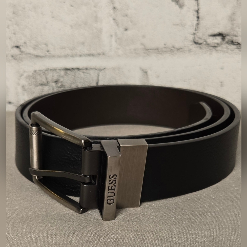 GUESS Black Leather Belt Silver Logo Buckle Size 38 Men’s